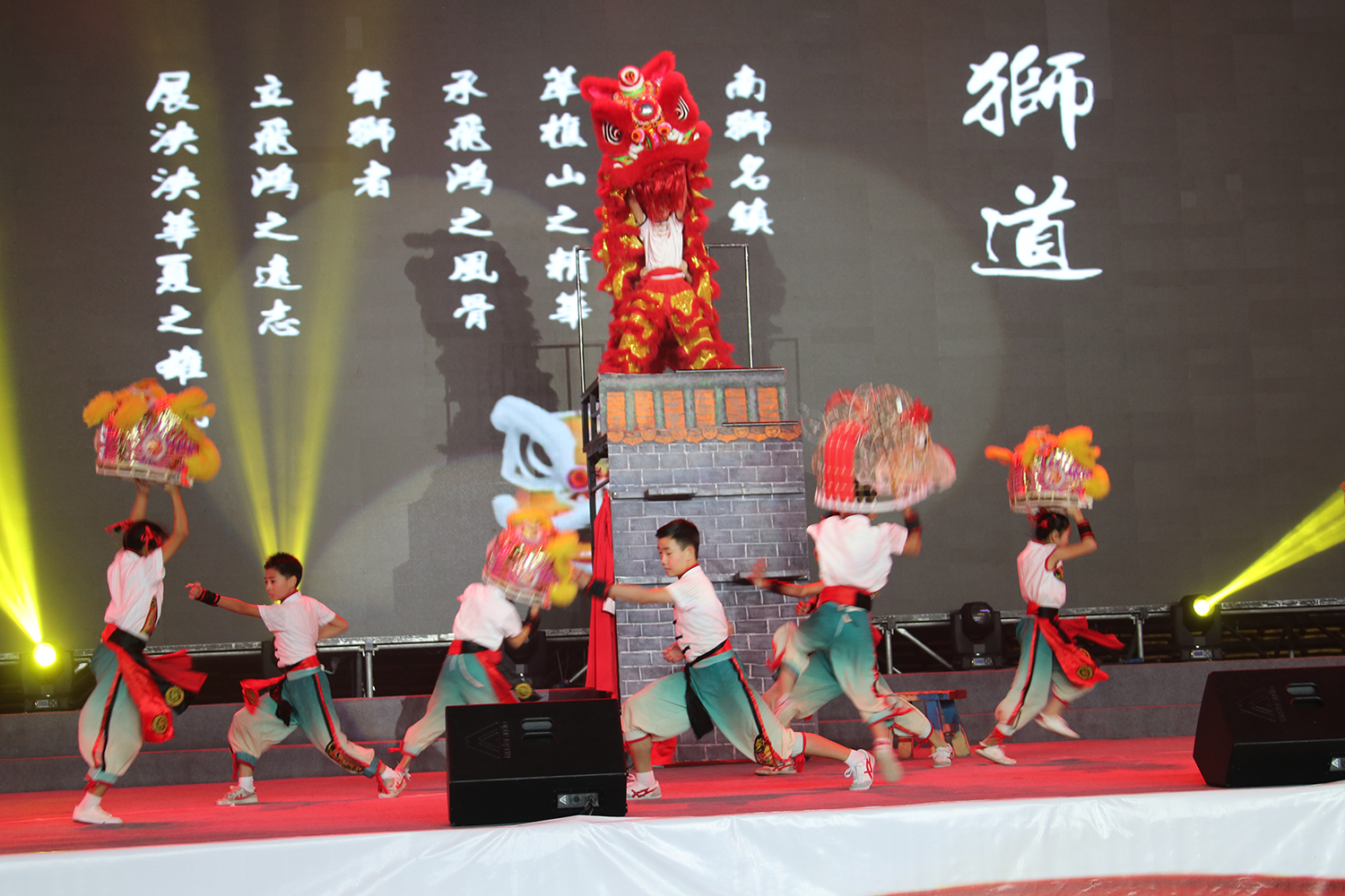 澳客-脚下功夫展现无遗，足球比赛中技艺超群的简单介绍